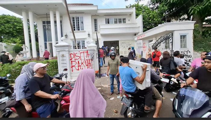 5 Fakta Kondisi Rumah Uya Kuya Terkini Usai Dijarah Massa