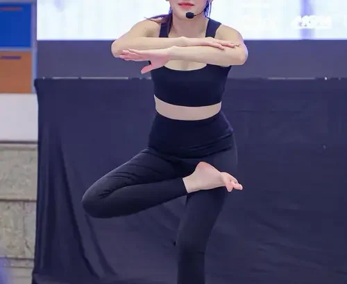 Gaya Ayu Ting Ting Jadi Instruktur Yoga, Tampil Elegan dan Sehat