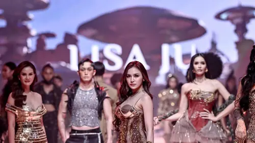 7 Gaya Fashion Mahalini di JFW 2026 yang Bikin Penonton Terpukau