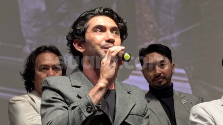 5 Fakta Reza Rahadian Penulis Skenario: